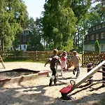 Hotel Familienresort Usedom - Ihr Entspannter Familienurlaub Mit Abenteuerspielplatz & Der Laengsten Wasserrutsche Im Deutschen Teil Der Insel Usedom 3*