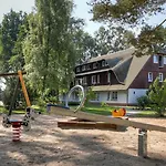 Familienresort Usedom - Ihr Entspannter Familienurlaub Mit Abenteuerspielplatz & Der Laengsten Wasserrutsche Im Deutschen Teil Der Insel Usedom 3* Trassenheide