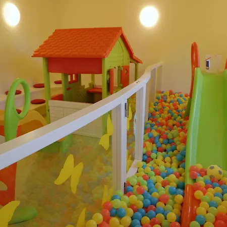 Familienresort Usedom - Ihr Entspannter Familienurlaub Mit Abenteuerspielplatz & Der Laengsten Wasserrutsche Im Deutschen Teil Der Insel Usedom 3* Trassenheide